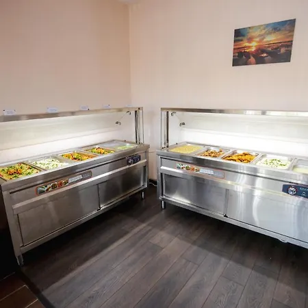 K&e And Apartmanhotel 3*