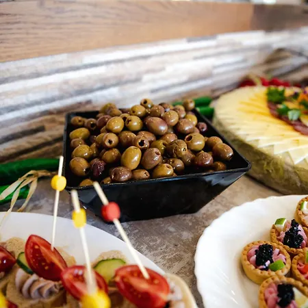 K&e And Apartmanhotel 3*