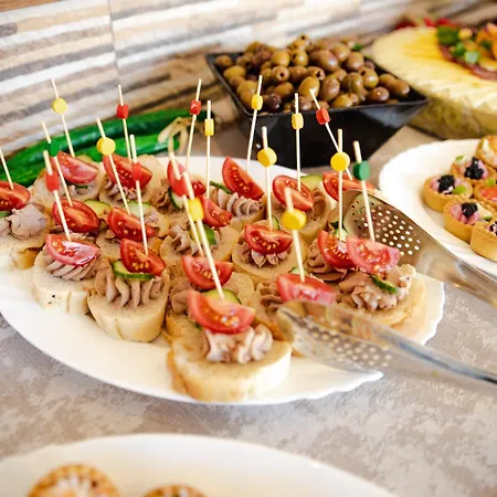 K&e And Apartmanhotel 3*