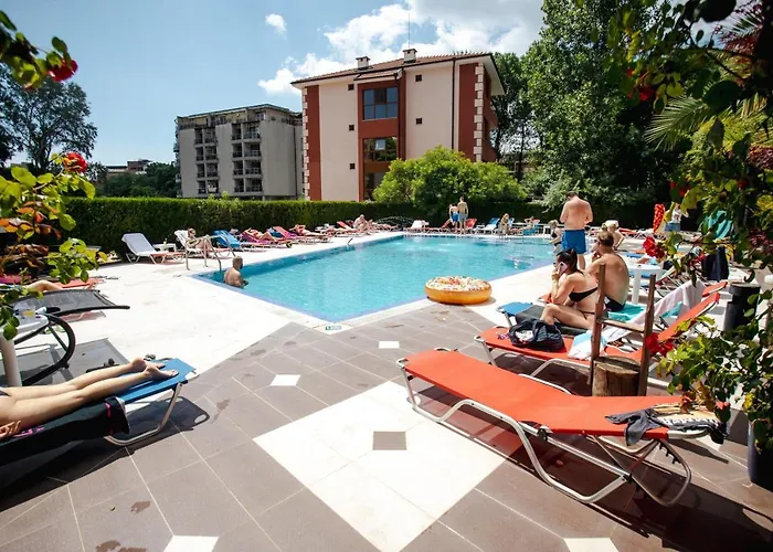 Apartmanhotel K&e And 3*