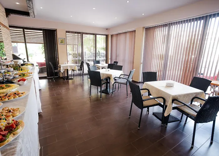 K&e And Apartmanhotel Napospart