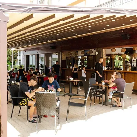 Aparthotel K&e And Slantschew brjag