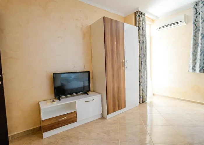 Aparthotel K&e And Slantschew brjag