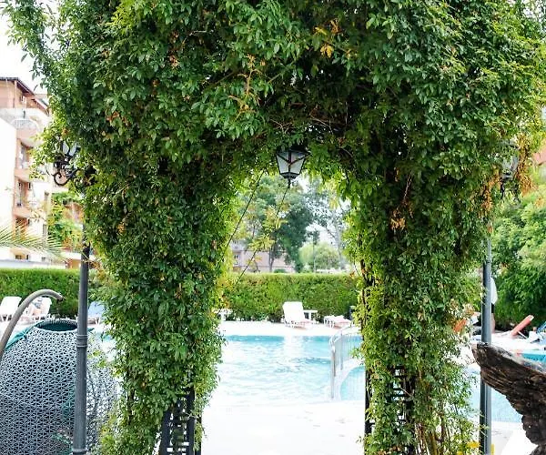 K&e And Apartahotel 3*