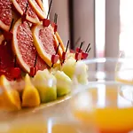 K&e And Lägenhetshotell 3*