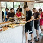 K&e And Lägenhetshotell Slăntjev Brjag