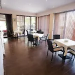 K&e And Lägenhetshotell Slăntjev Brjag